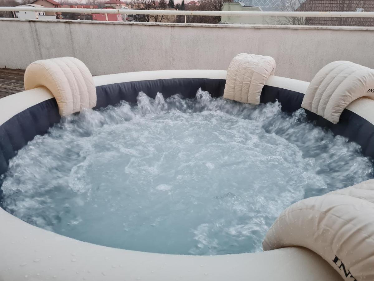 Arad Wellness Apartment Bagian luar foto